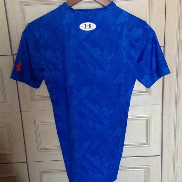 UNDER ARMOUR TOP - Picture 4 of 7